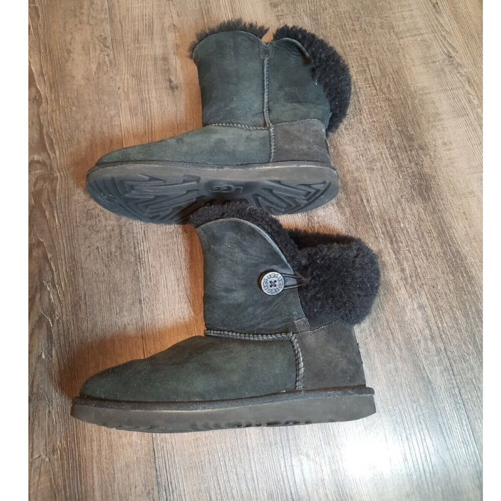 UGG Boots Womens 5 Shearling Style Black Suede Sheepskin Fur Ankle Top